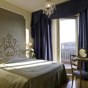 Camera con letto king size